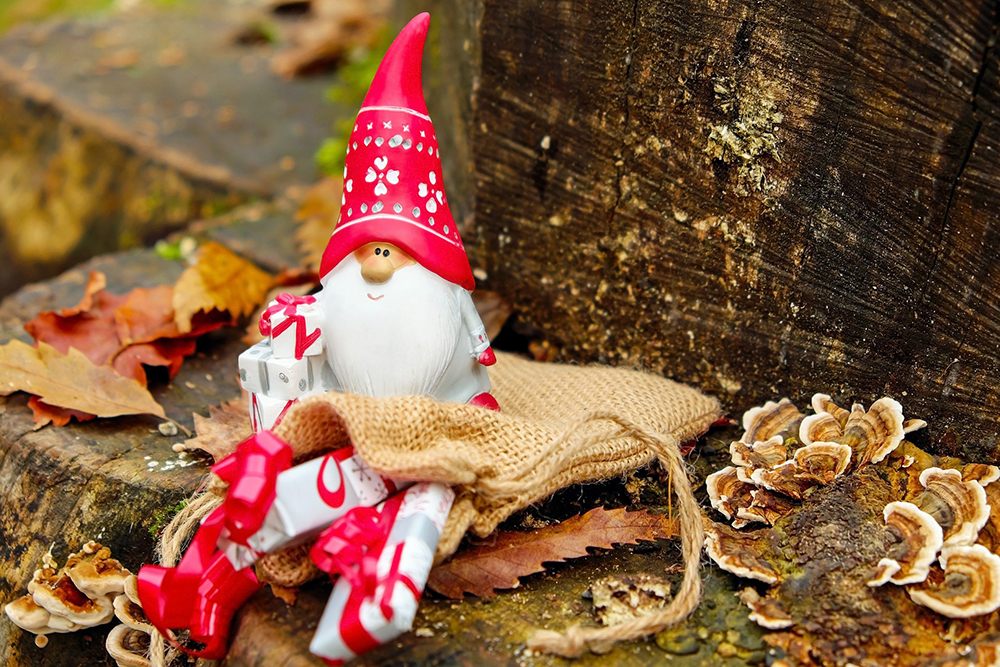 a Santa Claus figurine, representing the article "That Time When Christmas Got Canceled" by My Kitchendom